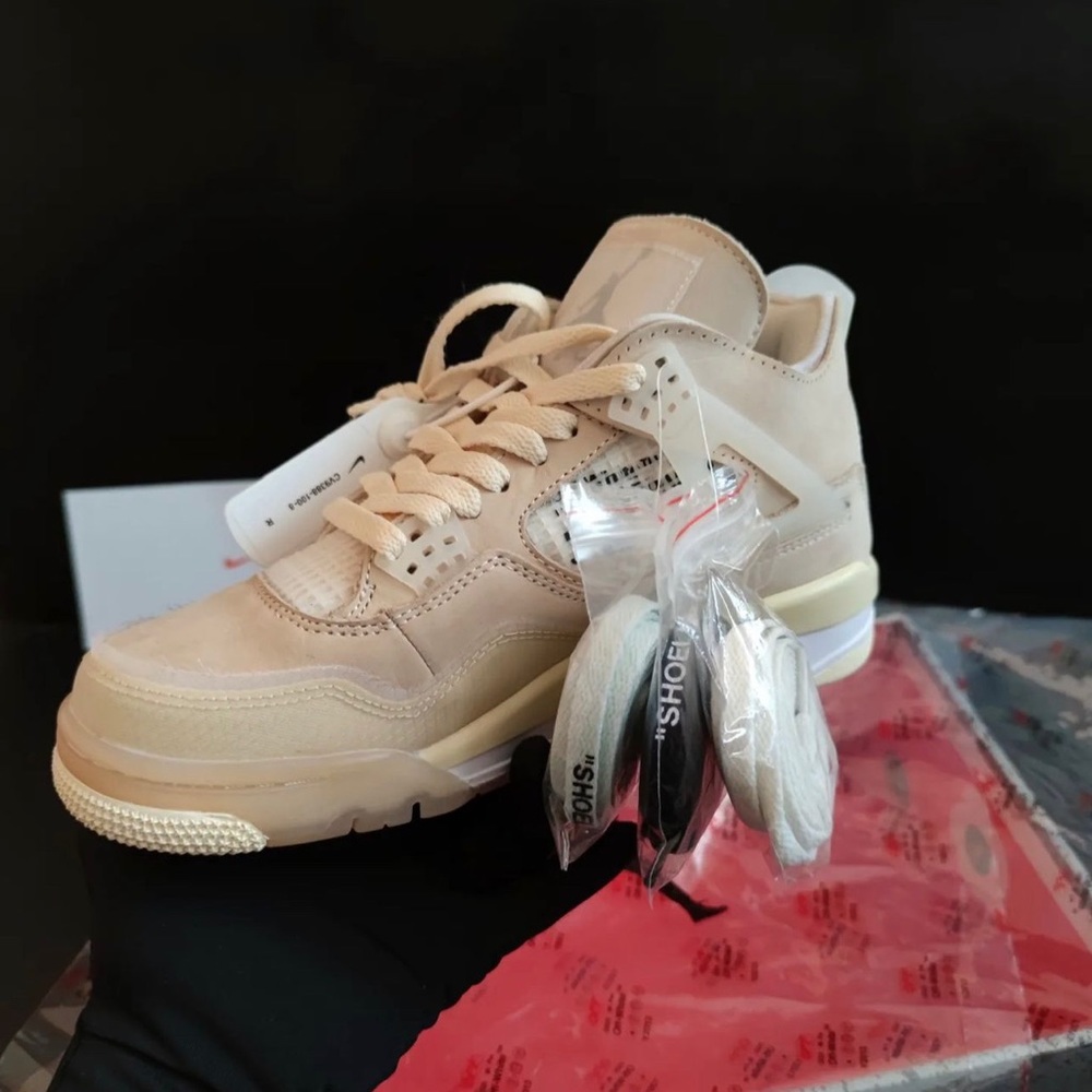 Sneakers - Picture 13 of 15